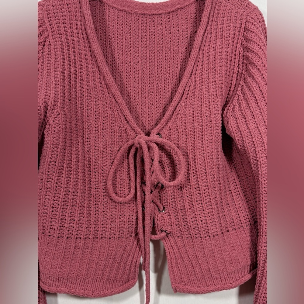 Cable knit V-Neck Sweater with Tie Detail - Picture 2 of 11